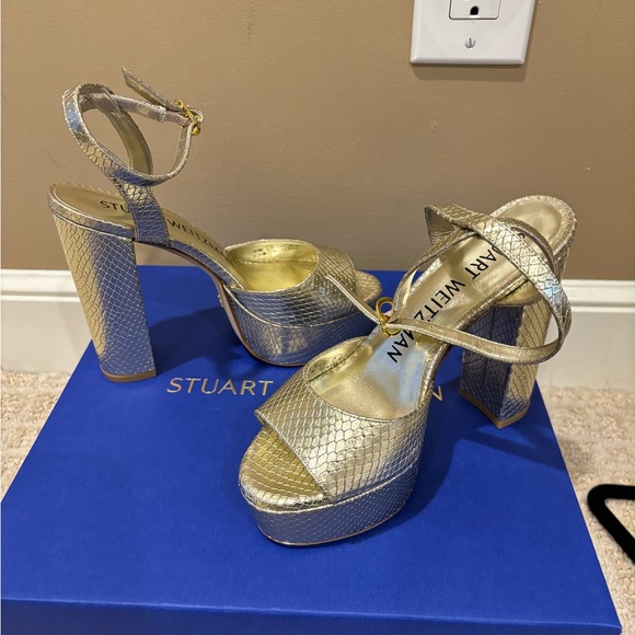 Stuart weitzman ryder II platform sandal metallic gold...